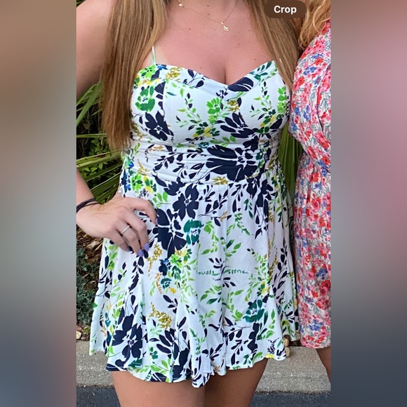 Francesca’s Floral Print Romper - Picture 1 of 5